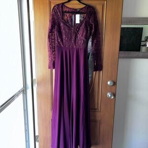 NWT Lace Elegant Formal Long sleeved Baltic Born Womens Medium Dress